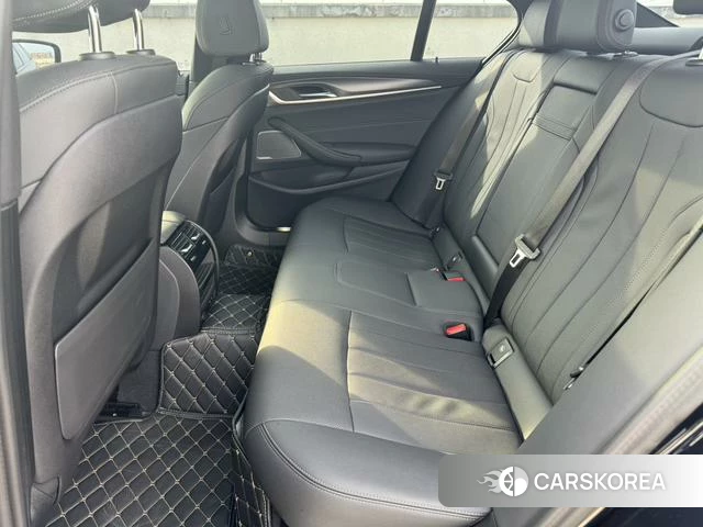 BMW 5 series (imported) 2023 Черный из Китая, фото 2