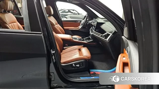 BMW X7 (G07) 2023 Черный из Кореи, фото 2