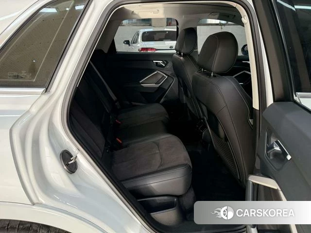 Audi Q3 2023 Белый из Китая, фото 2