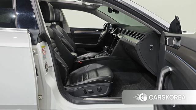 Volkswagen Arteon 2019 Белый из Кореи, фото 2