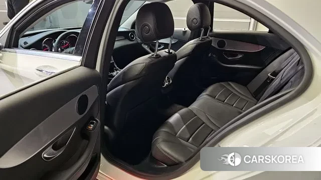 Mercedes-Benz C-Class W205 2018 Белый из Кореи, фото 2