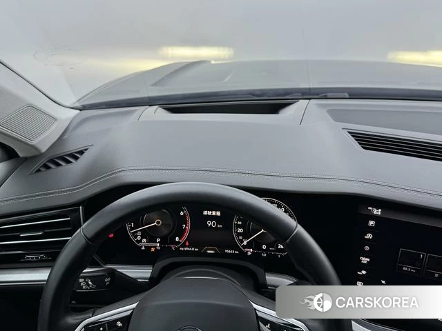 Volkswagen Touareg 2022 Черный из Китая, фото 2