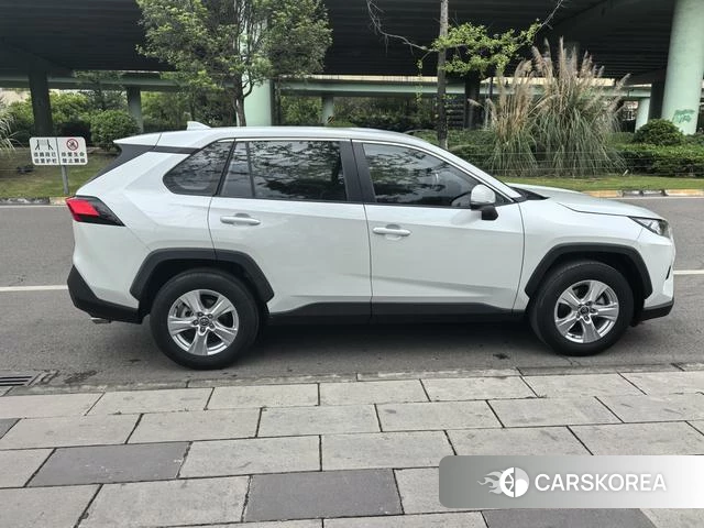 Toyota RAV4 Rongfang 2024 Белый из Китая, фото 2