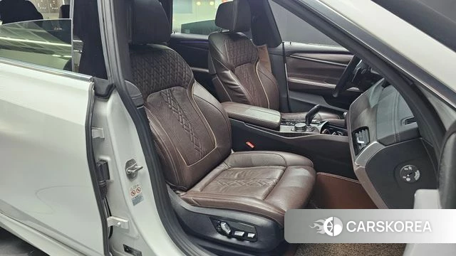 BMW 6 Series GT (G32) 2021 Белый из Кореи, фото 2