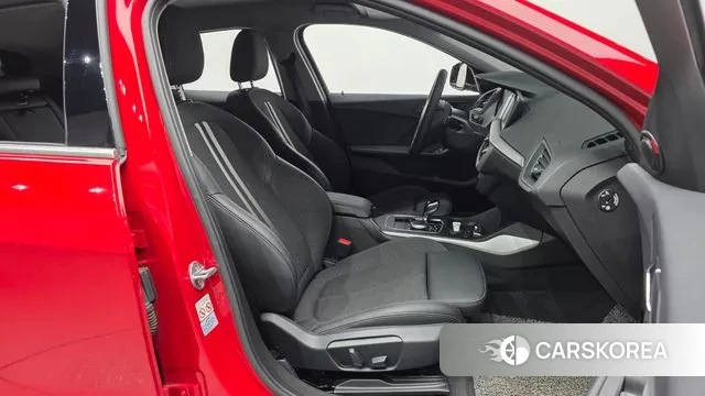 BMW 1 Series (F40) 2020 Красный из Кореи, фото 2