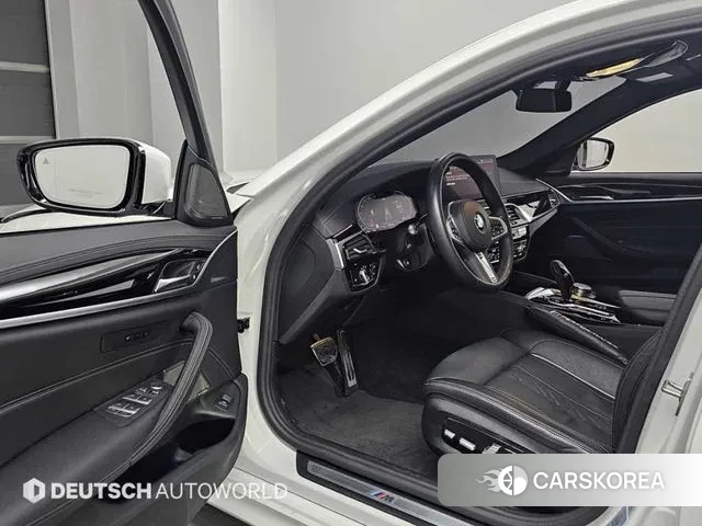 BMW 5 Series (G60) 2023 Белый из Кореи, фото 2