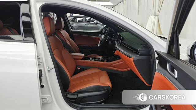 Kia The New K5 3rd generation 2023 Белый из Кореи, фото 2