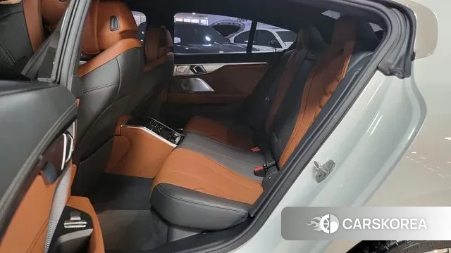 BMW 8 Series (G15) 2024 Белый из Кореи, фото 2