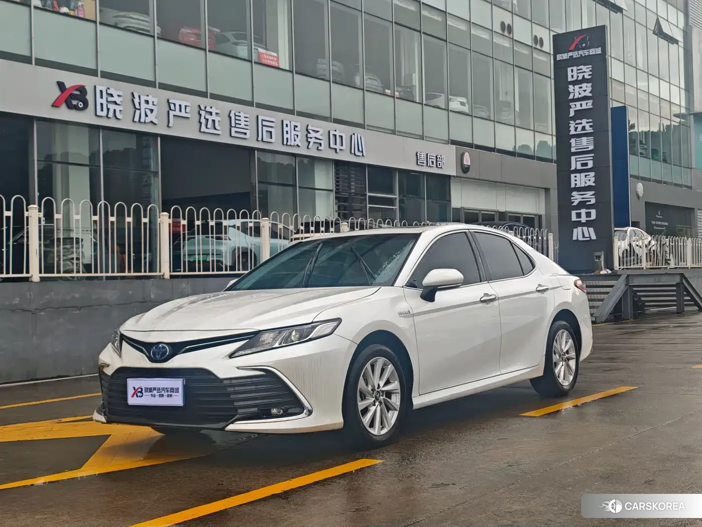 Toyota Camry 2023 Белый из Китая, фото 2
