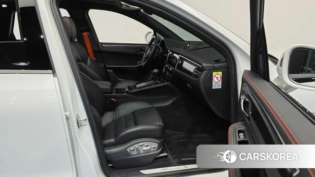 Porsche Macan 2023 Белый из Кореи, фото 2