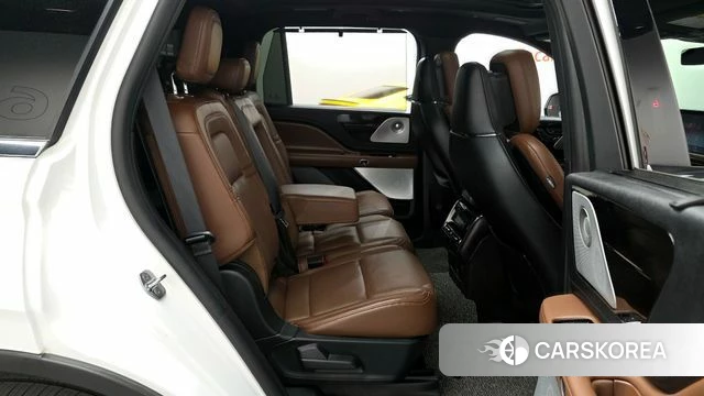 Lincoln Aviator 2nd generation 2021 Белый из Кореи, фото 2
