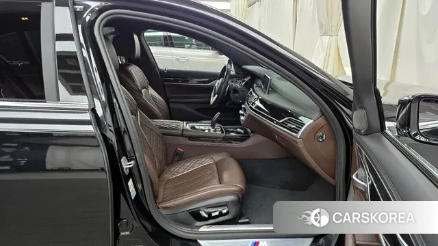 BMW 7 Series (G11) 2020 Черный из Кореи, фото 2