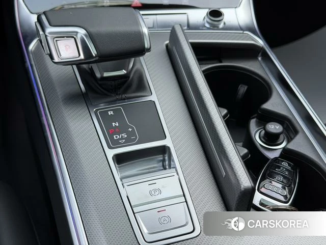 Audi A7 2024 Белый из Китая, фото 2