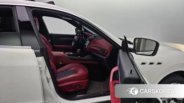 Maserati Levante 2019 Белый из Кореи, фото 2