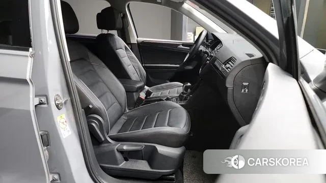 Volkswagen Tiguan second Generation 2021 Серый из Кореи, фото 2