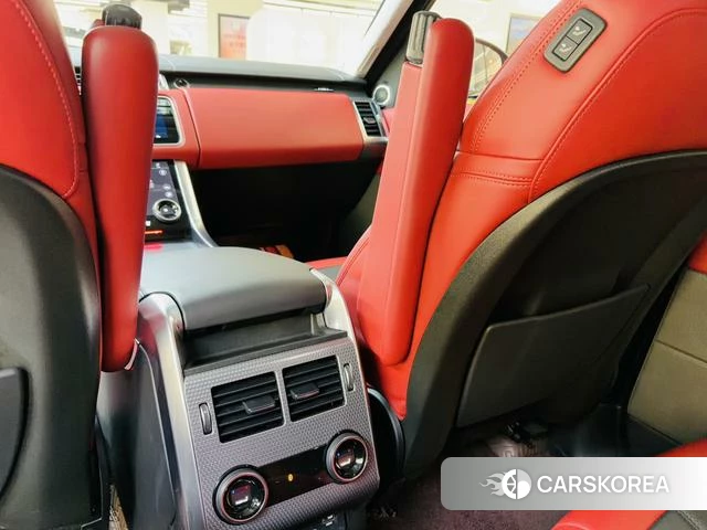 Land Rover Range Rover Sport 2021 Серебристо-серый из Китая, фото 2