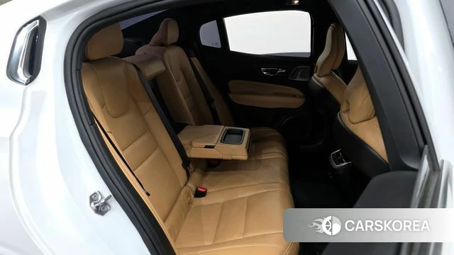 Volvo S60 3rd generation 2019 Белый из Кореи, фото 2