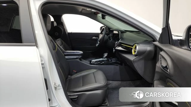 Chevrolet (GM Daewoo) Trax Crossover 2024 Белый из Кореи, фото 2