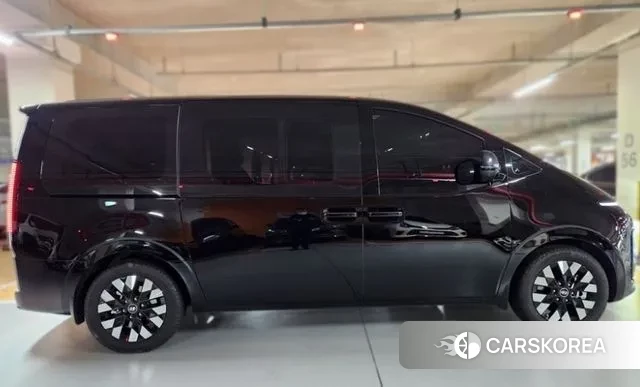 Hyundai Staria 2025 Черный из Кореи, фото 2