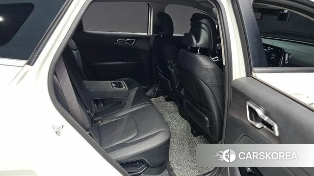 Kia Sportage 5th Generation Hybrid 2023 Белый из Кореи, фото 2