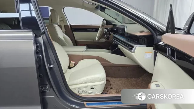 Hyundai Grandeur Hybrid (GN7) 2023 Песочный из Кореи, фото 2