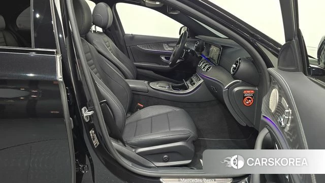Mercedes-Benz E-Class W213 2023 Черный из Кореи, фото 2