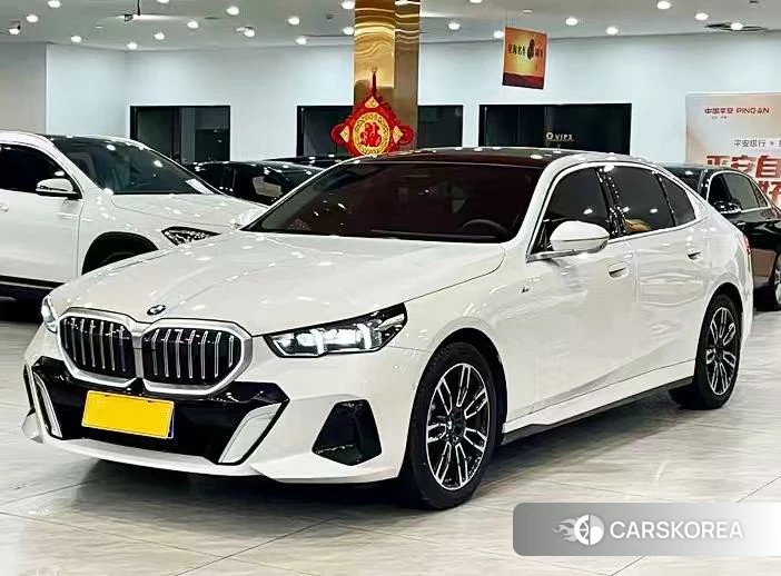 BMW 5 series 2024 Белый из Китая, фото 2