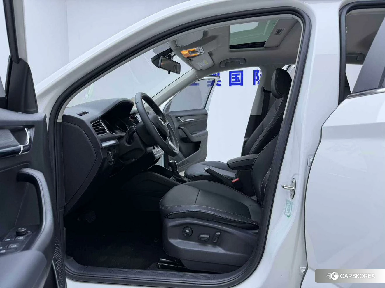 Skoda Komick 2022 Белый из Китая, фото 2
