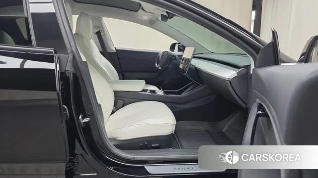 Tesla Model 3 2019 Черный из Кореи, фото 2