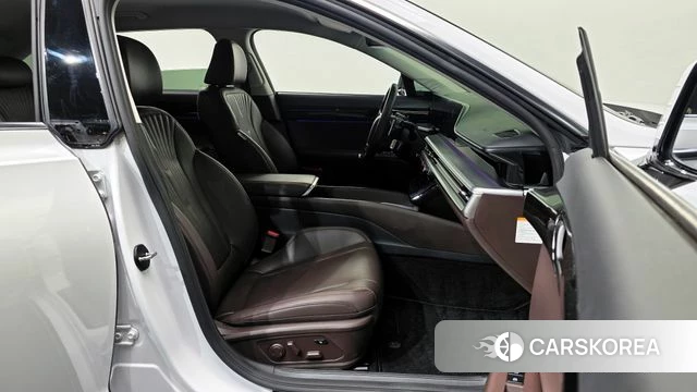 Hyundai Grandeur Hybrid (GN7) 2023 Белый из Кореи, фото 2