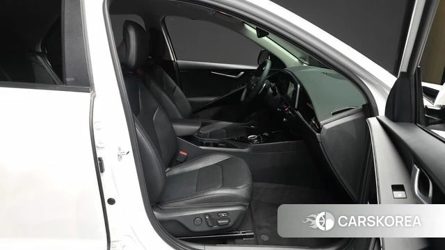 Kia Di Ol Nu Niro 2022 Белый из Кореи, фото 2