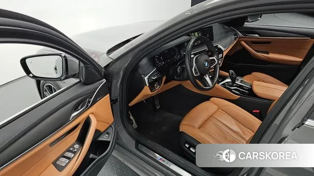 BMW 5 Series (G30) 2021 Серый из Кореи, фото 2