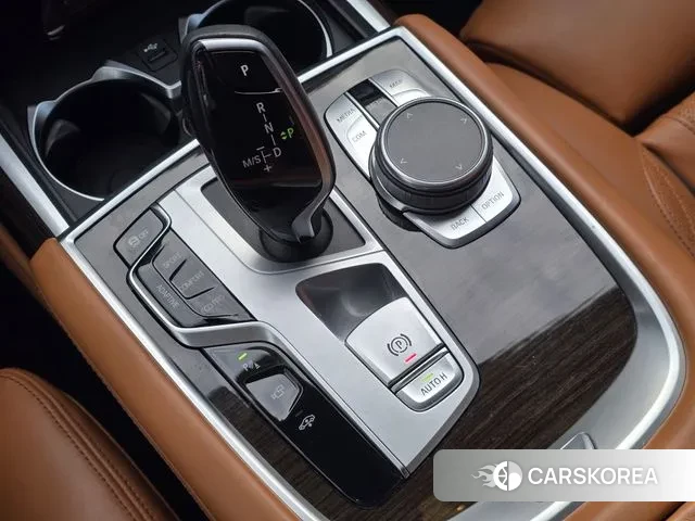 BMW 7 Series (G11) 2022 Белый из Кореи, фото 2