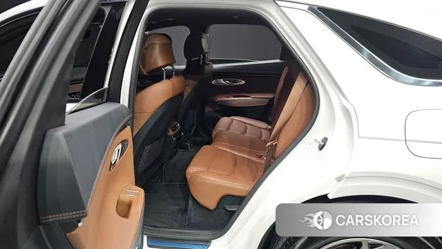 Genesis GV70 2023 Белый из Кореи, фото 2