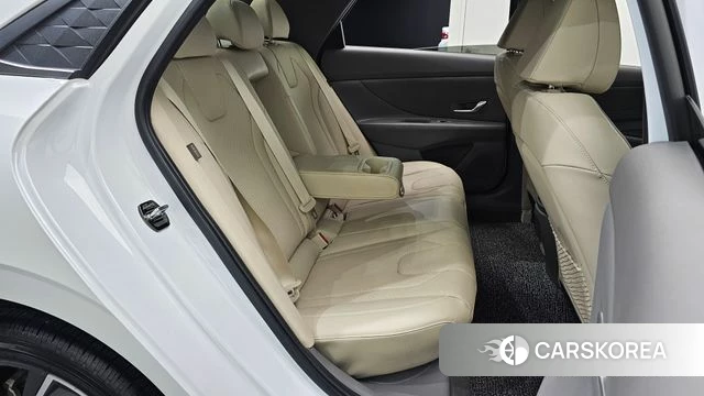 Hyundai The New Avante (CN7) 2024 Белый из Кореи, фото 2