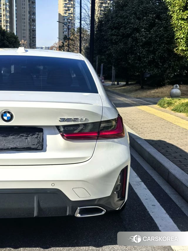 BMW 3 series 2023 Белый из Китая, фото 2