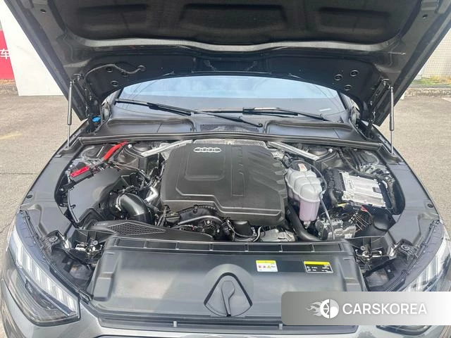 Audi A4L 2025 Темно-серый из Китая, фото 2