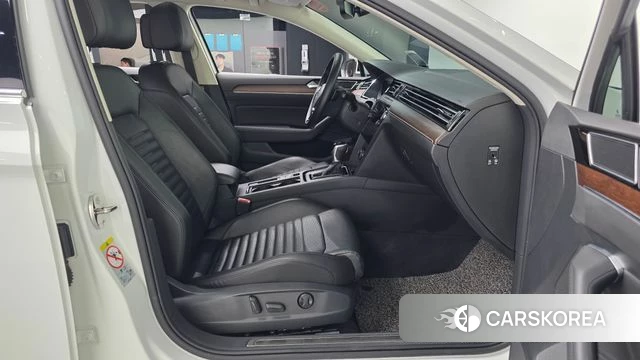 Volkswagen Passat GT (B8) 2018 Белый из Кореи, фото 2