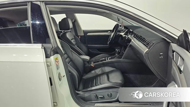 Volkswagen Arteon 2019 Белый из Кореи, фото 2