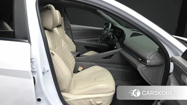 Hyundai The New Avante (CN7) 2024 Белый из Кореи, фото 2