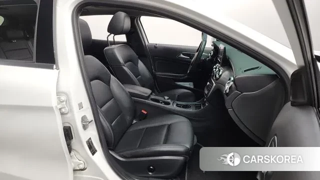 Mercedes-Benz GLA-Class X156 2019 Белый из Кореи, фото 2