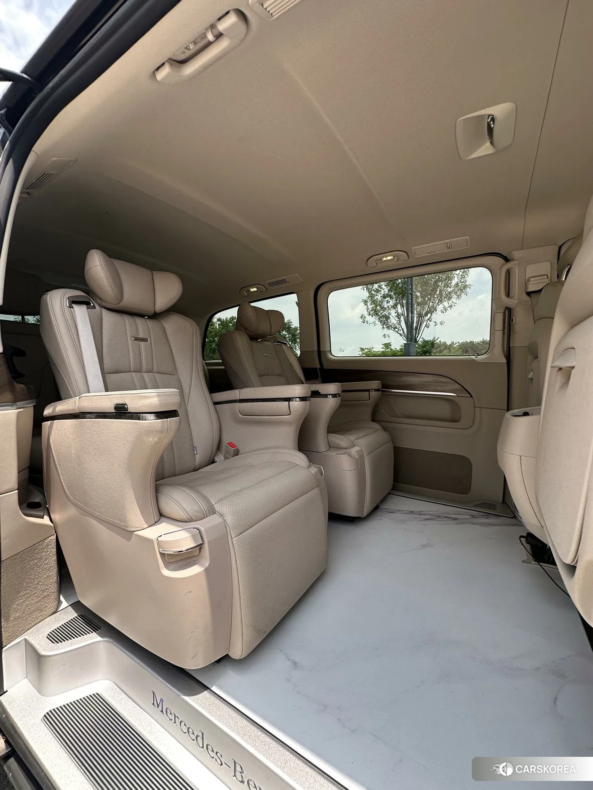 Mercedes-Benz V-class 2024 Черный из Китая, фото 2