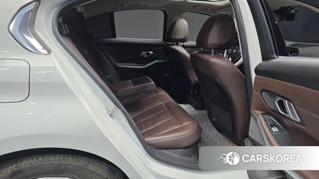 BMW 3 Series (G20) 2021 Белый из Кореи, фото 2