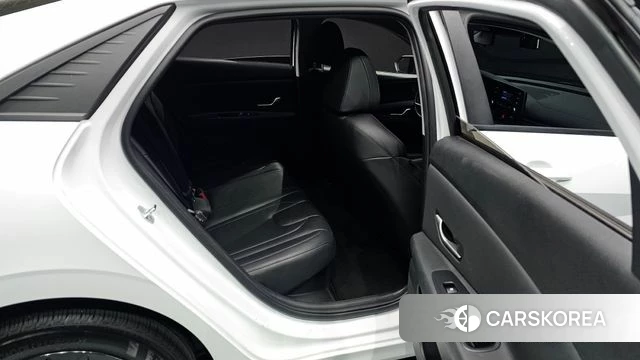 Hyundai Avante Hybrid (CN7) 2022 Белый из Кореи, фото 2