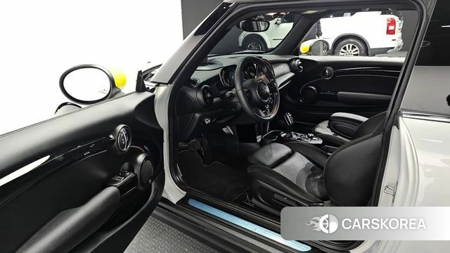 Mini Cooper Electric 2022 Цвет галактики из Кореи, фото 2