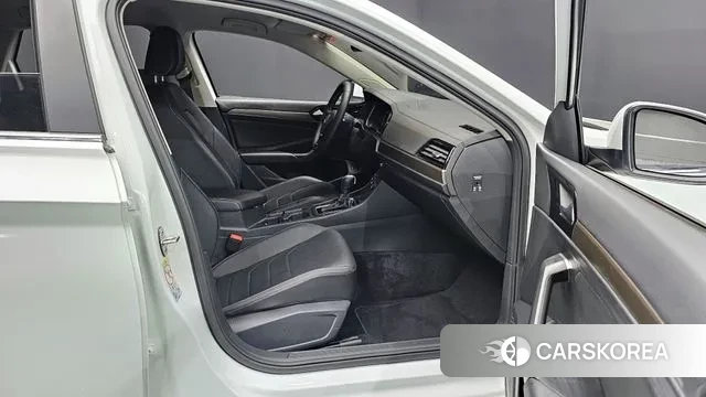 Volkswagen 7th Generation of Jetta 2021 Белый из Кореи, фото 2