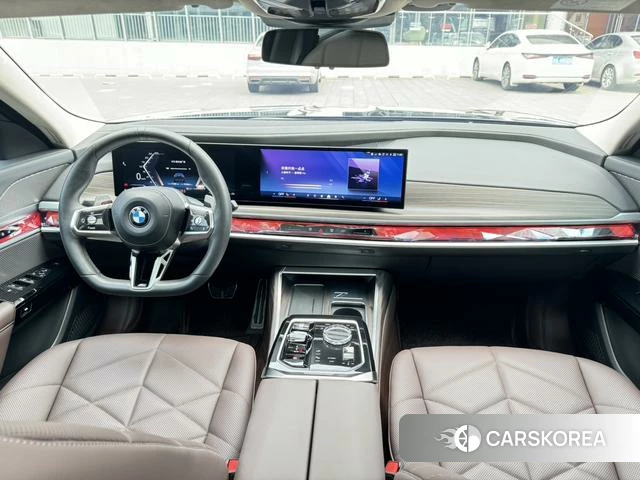 BMW 7 series 2024 Черный из Китая, фото 2