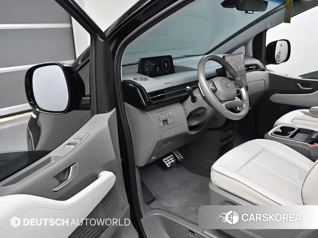 Hyundai Staria 2024 Черный из Кореи, фото 2