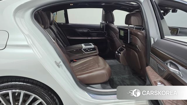 BMW 7 Series (G11) 2021 Белый из Кореи, фото 2