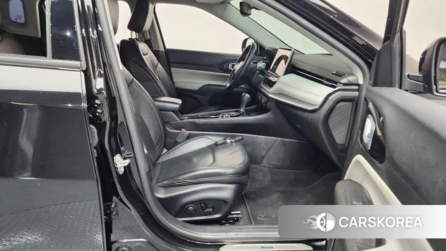 Jeep Compass 2nd Generation 2022 Черный из Кореи, фото 2